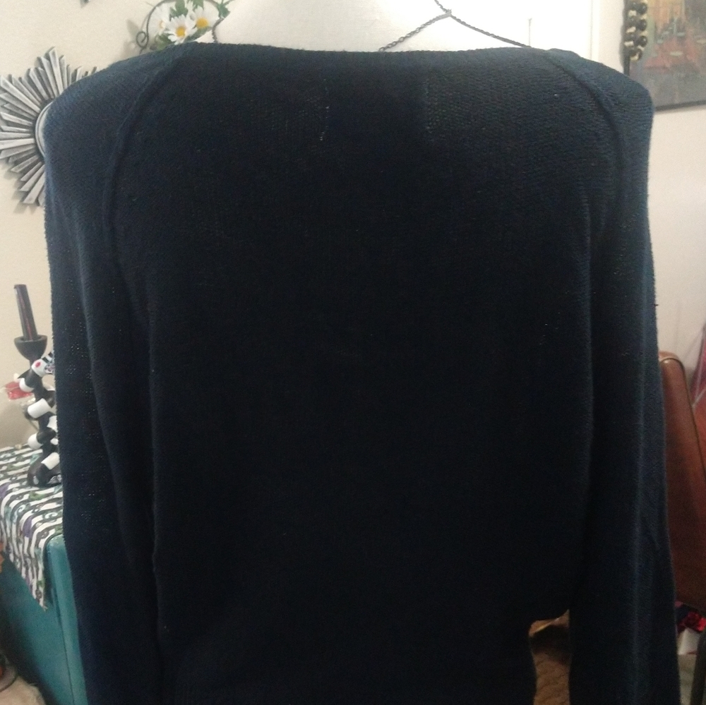 Cropped Black Sweater - Picture 2 of 3